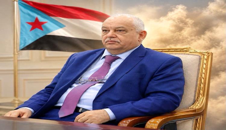 الوالي يعزي أبناء شبوة باستشهاد جنود معسكر العلم: قلوبنا معكم ولا نامت أعين الجبناء