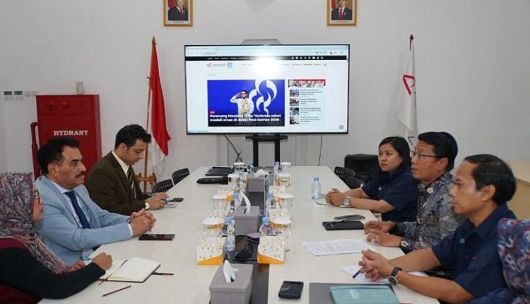 بلفقيه ووكالة «أنتارا» يبحثان تعزيز التعاون الإعلامي وتبادل الأخبار بين اليمن وإندونيسيا