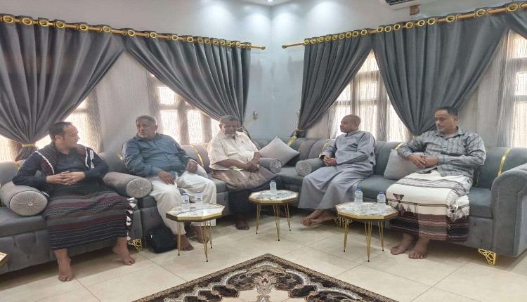 بتوجيهات الكثيري.. وفد من الجمعية الوطنية يقدم واجب العزاء لأسرة الفقيد محفوظ عبيد بنش بالمكلا