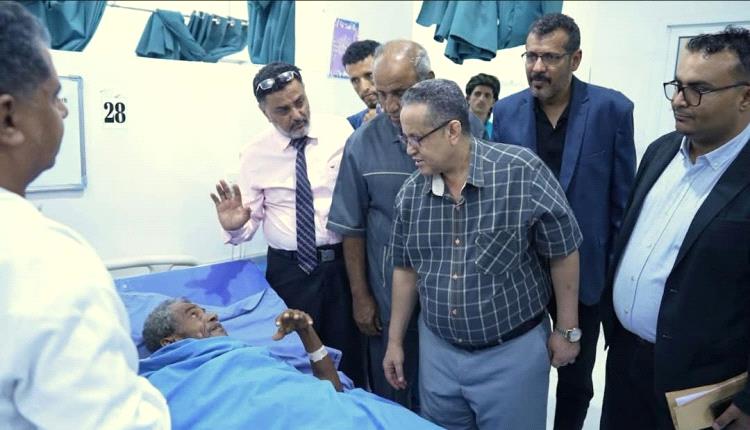 الحالمي يتفقد جرحى القوات المسلحة الجنوبية والمقاومة بمستشفى عبود العسكري ويفتتح أقسام رقود جديدة بسعة 60 سريرًا