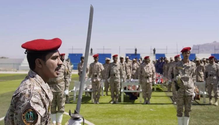 صحيفة «وول ستريت جورنال» الأمريكية: ​«اختراقات استخباراتية تفكك لغز مـ.ـجزرة معسكر العلم بشبوة»
