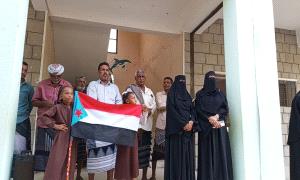 انتقالي خنفر يواصل حملة رفع علم دولة الجنوب وترديد النشيد الوطني في مدارس الكود