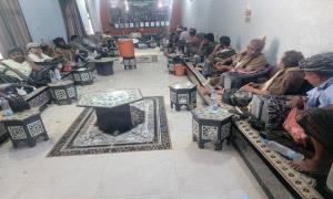 مدير عام أحور يعقد اجتماعًا طارئًا مع القيادات الأمنية والعسكرية والمشايخ لمناقشة تداعيات جـ,ـريمة القـ,ـتل في الخط الساحلي