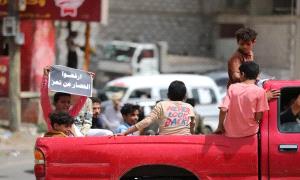 تعز على حافة أزمة غذائية.. مخزون الدقيق يقترب من النفاد