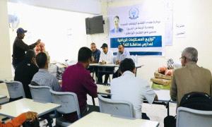 بدعم من الشيخ محسن القشم.. توزيع 965 قطعة رياضية على مدارس محافظة الضالع