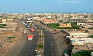 قيادات يمنية سلمت محافظات بأكملها للحو.ثيين ولم توجه لها تهمة الخيانة العظمى
