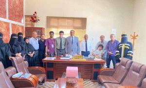 رئيس الجهاز التنفيذي وموظفوه يحتفون بتعيين رئيسي وحدتي تطوير المناهج والبرامج وتطوير الموارد البشرية
