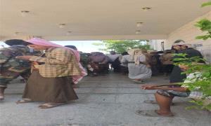 عاجل | نقل جرحى القصف الحو.ثي على معسكر العلم بشبوة إلى المستشفى