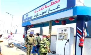 ضخ آلاف الأسطوانات وفتح 70 محطة غاز بعدن اليوم