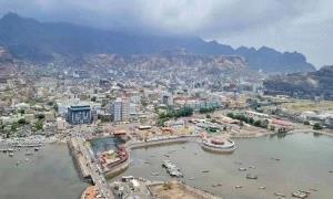 دون سابق إنذار.. حادثة غير متوقعة تثير الفزع في أحد الشوارع الحيوية بالعاصمة عدن "صورة"
