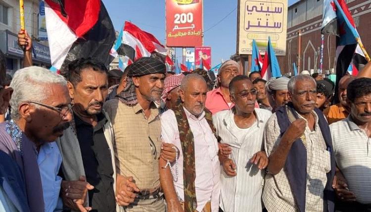 مشاركة جماهيرية واسعة لأبناء وادي وصحراء حضرموت في مليونية الذكرى الـ55 لتأسيس الجيش الجنوبي بالمكلا