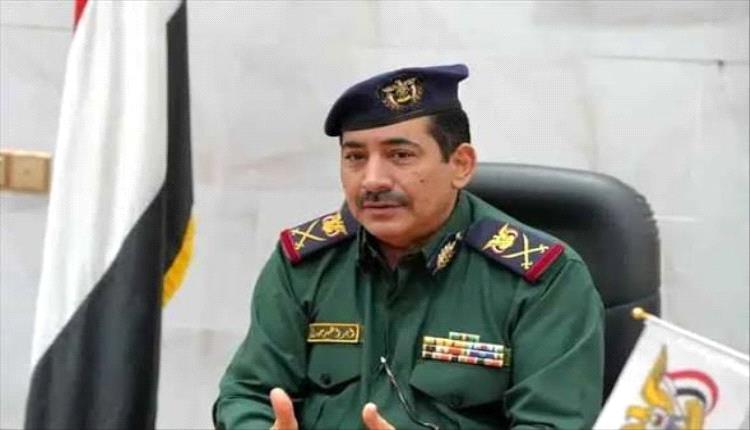 وزير الداخلية يشيد بضبط خلية حو.ثية في أبين خلال اتصال هاتفي