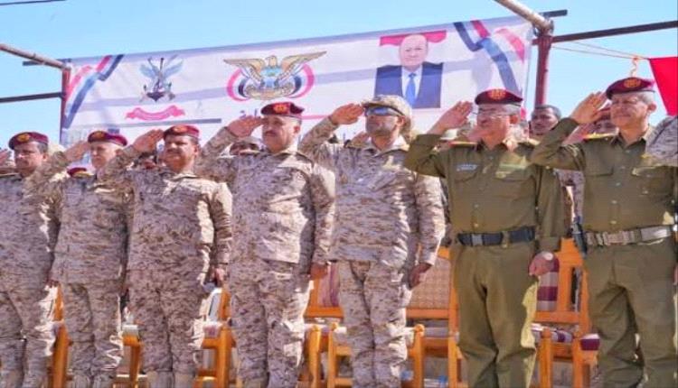 إعلامي يمني: صمت قوات مأرب أمام انشغال الحو.ثيين في تعز والساحل الغربي يمثل عبثاً عسكرياً