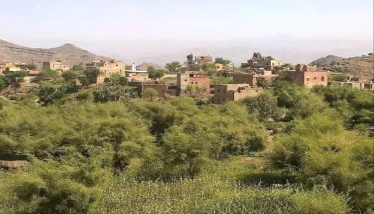 الحو.ثيون يحاصرون المدنيين بعد تهجير آلاف الأسر من قرى تعز
