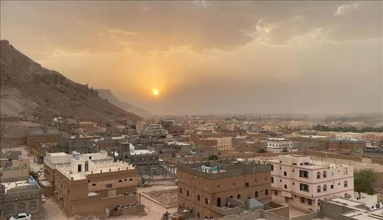 انتشار لمسـ,ـلحين بملابس مدنية في "سيئون" يثير القلق.. وترجيحات بارتباطهم بالحـ,ـوثيين والإخوان
