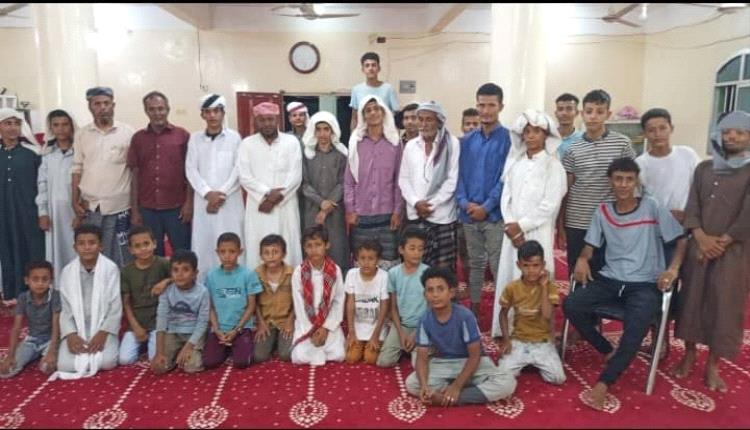 من وادي الضباب بحالمين ينبثق النور.. الشيخ هائل العدني وحلقات القرآن المباركة