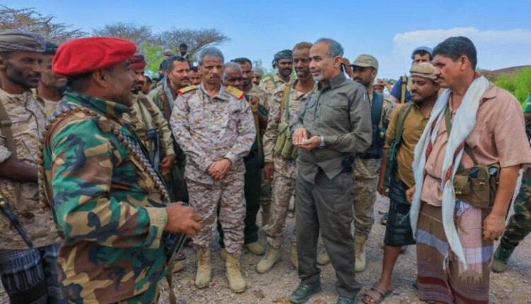 الصبيحي يتفقد جبهتي باب المندب وطور الباحة ويشدد على رفع الجاهزية العسكرية