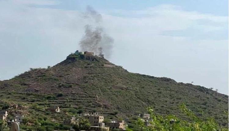 مليش.يا الحو.ثي تُجبر سكان قرية في تعز على النزوح بعد تحويلها إلى موقع عسكري