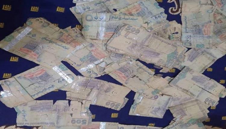 «صدمة مالية».. الحـ,ـوثيون يفرضون العملة القديمة في ساحل اليمن الغربي
