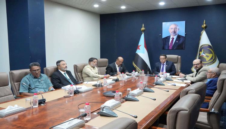 الحالمي بعقد اجتماعًا برؤساء الهيئات التنفيذية بالمحافظات لمناقشة تطورات المشهد الأمني والعسكري في الجنوب
