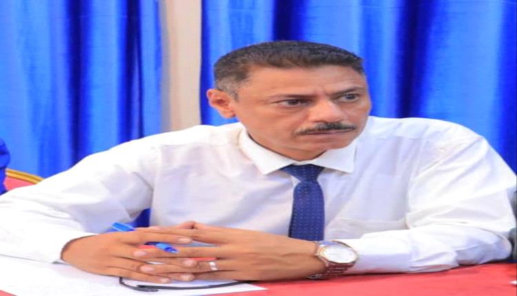المعلم بين مطرقة الحاجة وسندان القرار.. متعاقدو التربية في حضرموت أمام اختبار جديد