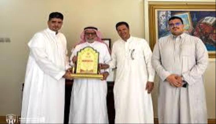 شعب حضرموت يكرّم عبدالله بقشان تقديراً لإسهاماته في دعم الرياضة والتعليم