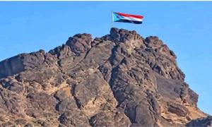 هذا العلم عنوان قرارنا.. والجنوب صاحب القرار لا نستجديه من الرياض ولا صنعاء