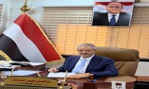 من مرر قرار تعيينه؟.. وثيقة لزيارة إيران تلاحق رئيس مصلحة الضرائب الجديد بعدن
