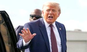 ترامب: الهجوم الأكبر على إيـ.ـران قيد الإعداد