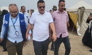 مدير البريقة يطلع على أوضاع النازحين ويدعو المنظمات مساندة جهود قيادة السلطة المحلية بعدن التخفيف من معاناة الأسر النازحة