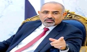 ناشط حضرمي: ما يدور خلف الكواليس لا نعلمه.. والقيادة ترى ما لا نراه